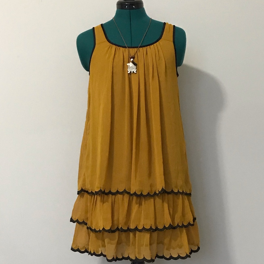 Flapper Style Gold H&M Dress w/ Black Trim Size: 4